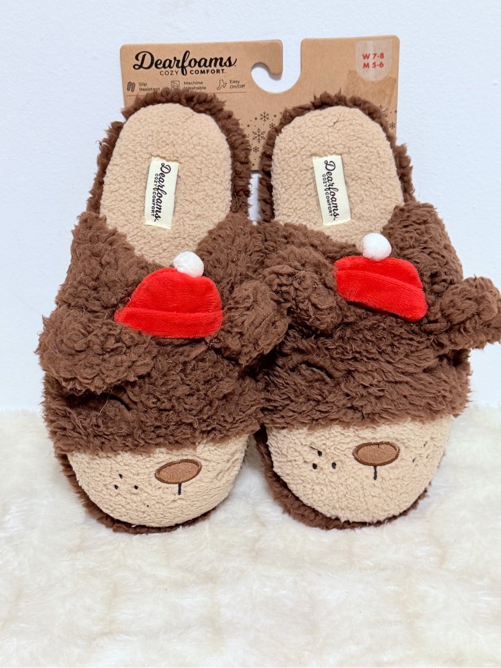 Dearfoams Brown Bear Slipper with Red Hat size 7-8 new with tags